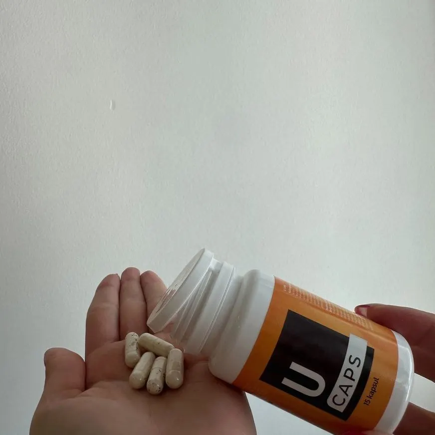 U Caps — slika 1